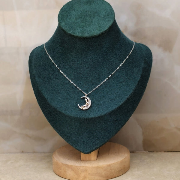 Moon & Manor Silver Antique Jewellery