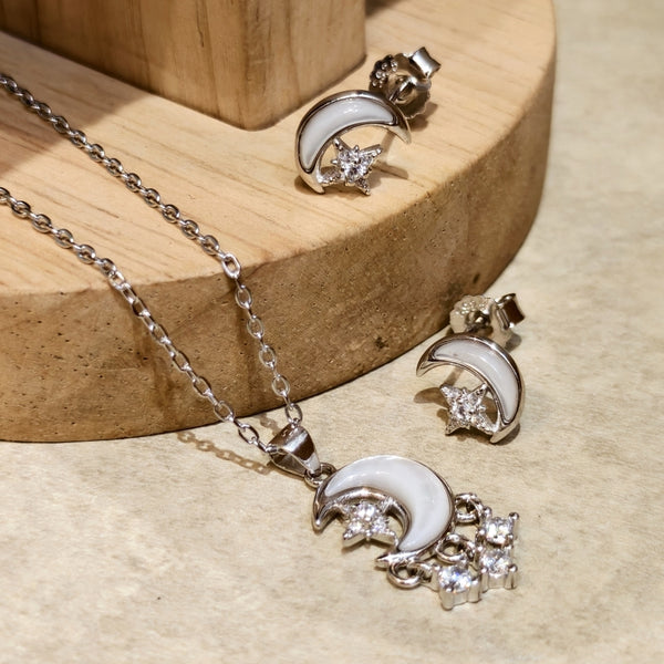 Moon & Manor Silver Antique Jewellery
