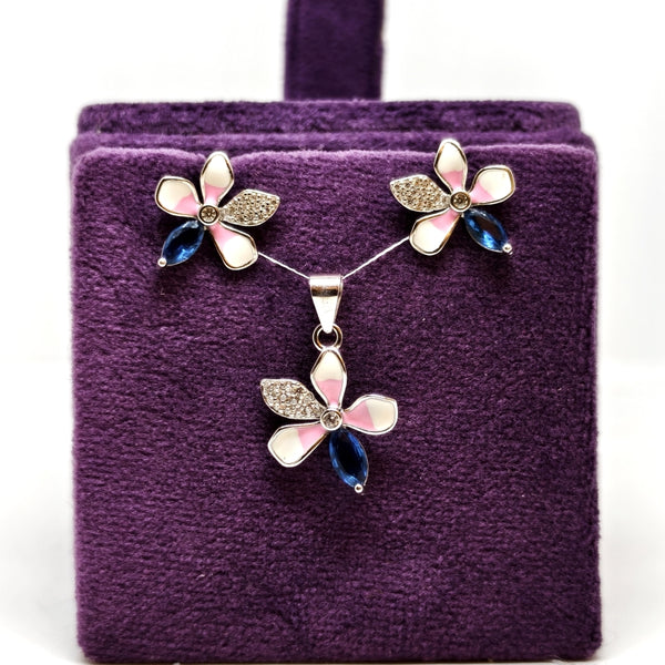 Vintage Royale Earring Pendant Set