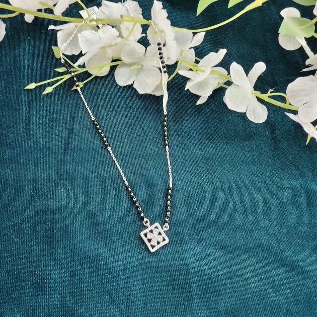 Sailing in Love Mangalsutra - Image 3