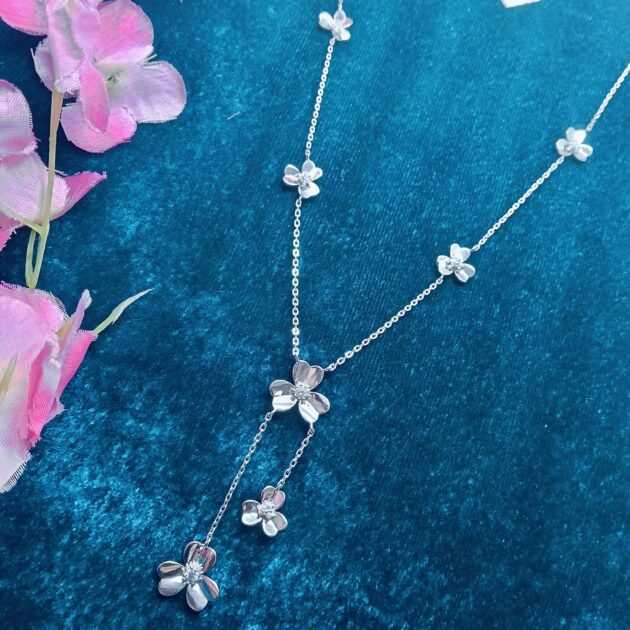 Clara Twisted Chain Necklace - Image 2