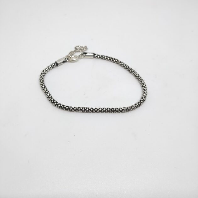 Raya Artistic Teardrop Bracelet - Image 2