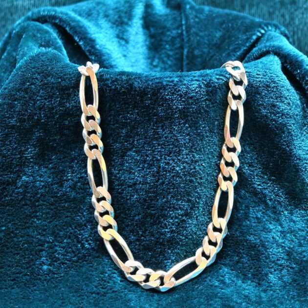 Raya Herringbone Chain