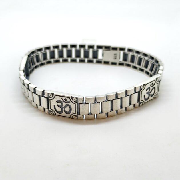 OM Karma Link Bracelet - Image 2