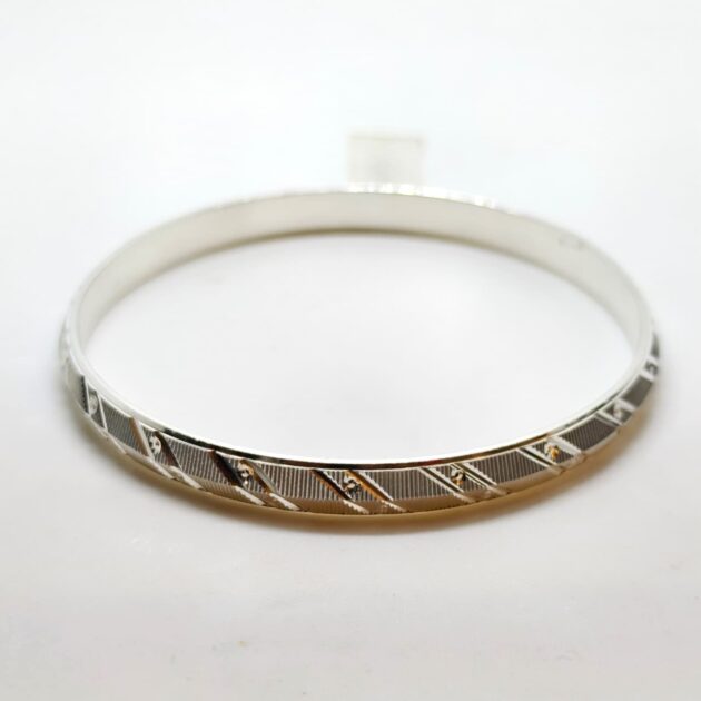 Amritsar Classic Floral Engraved Kada - Image 2