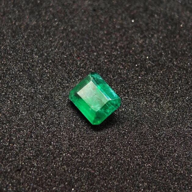 Real Natural Panna (Emerald) Gemstone - Image 2