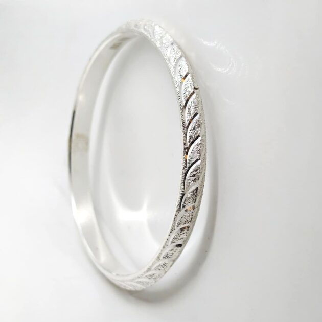 Diamond‑Cut Shakti Silver Kada - Image 2
