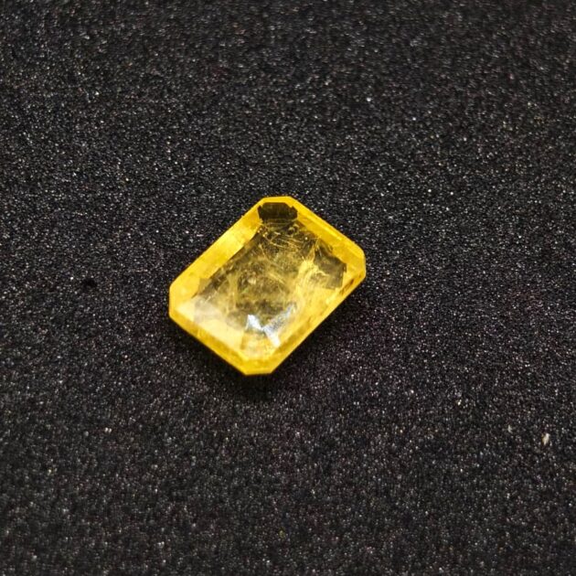 Real Natural 3.73 cts Pukhraj (Yellow Sapphire) Gemstone - Image 3