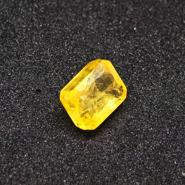 Real Natural 5.80 cts Pukhraj (Yellow Sapphire) Gemstone - Image 2