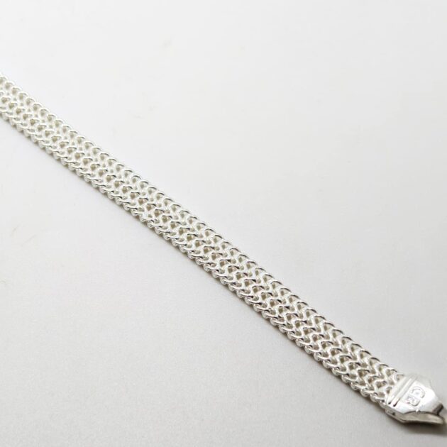 Modern Plain Link Bracelet - Image 2