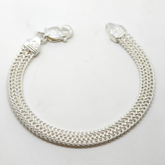 Modern Plain Link Bracelet