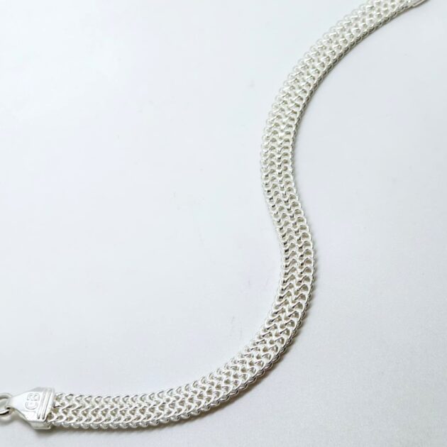 Modern Plain Link Bracelet - Image 3