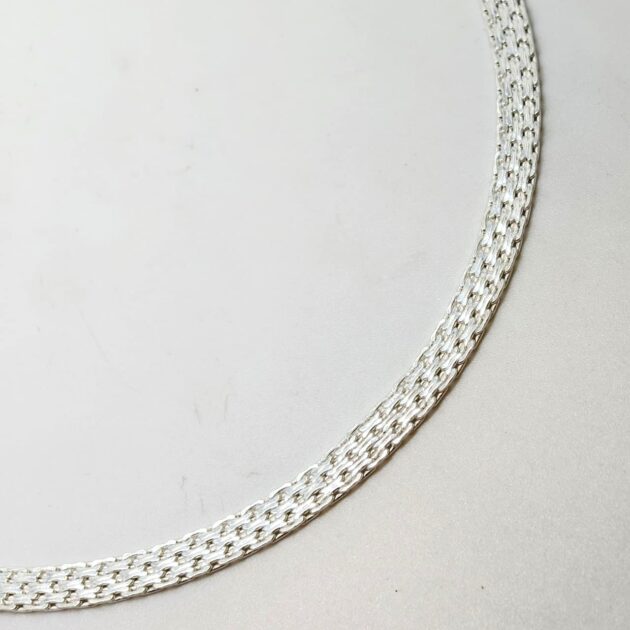 Modern Plain Link Bracelet - Image 2