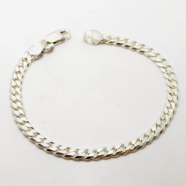 Smooth Curb Chain Bracelet
