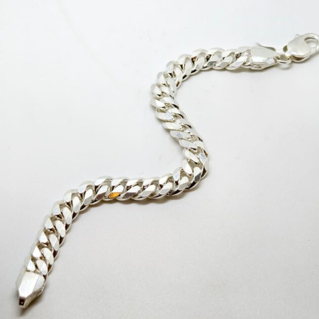 Bold Plain Link Bracelet - Image 3