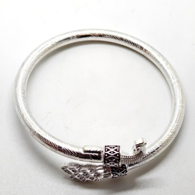 Traditional Peacock Motif Silver Kada - Image 3