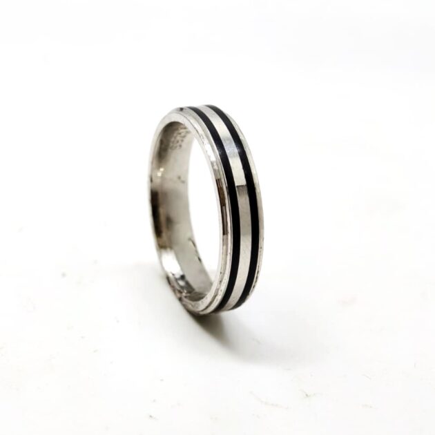 Harmony Twist Silver Ring
