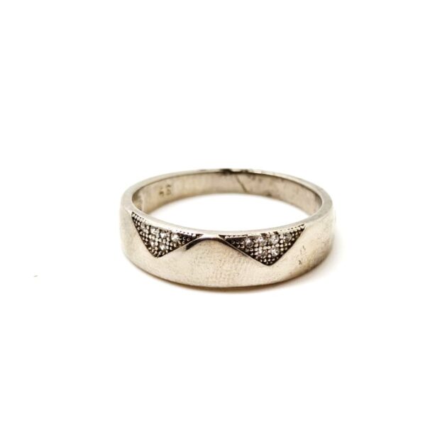 Crystal Tide Silver Ring - Image 3