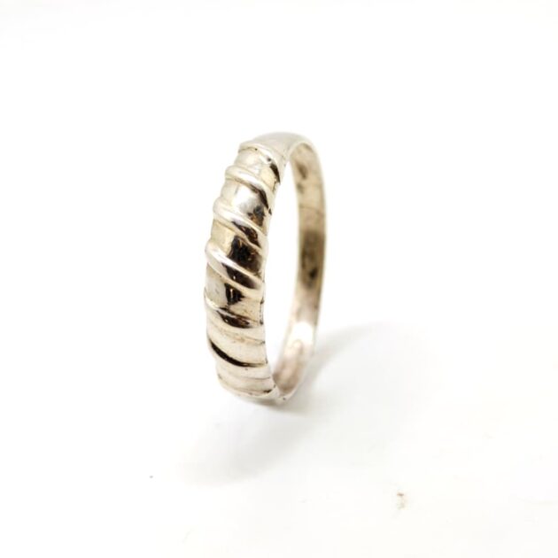 Velvet Shine Silver Ring - Image 2