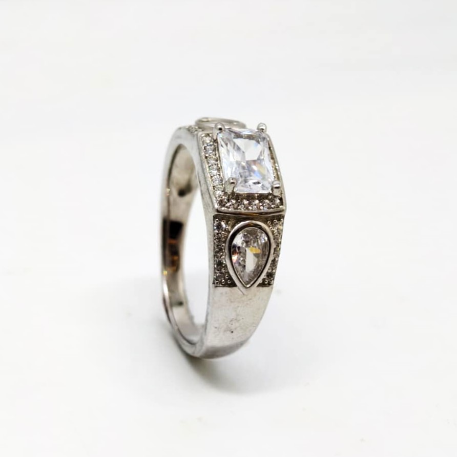 Crystal Bloom Silver Ring - Image 3